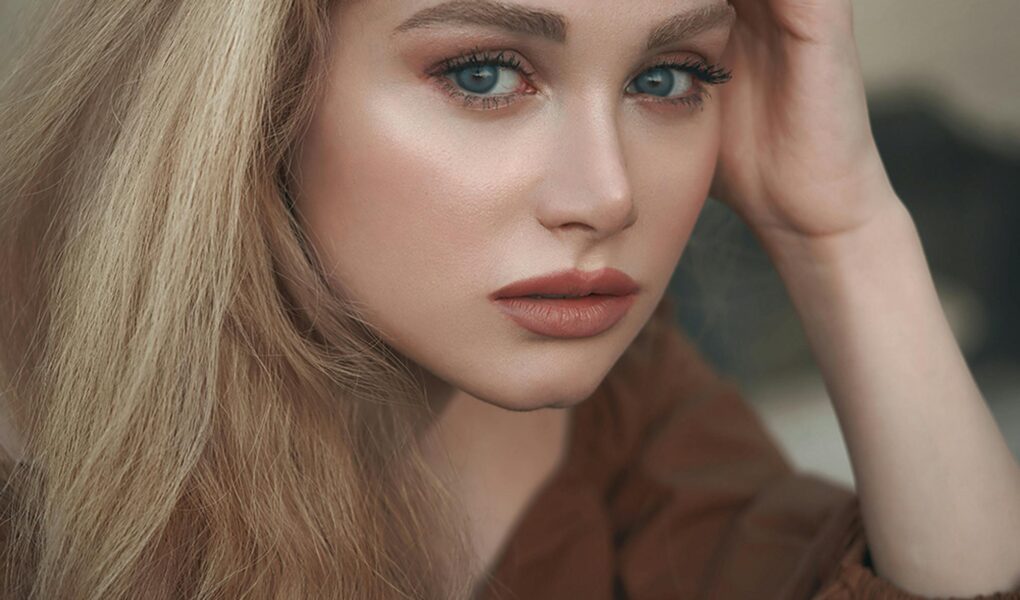 Preparação de pele para a maquiagem