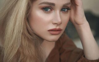 Preparação de pele para a maquiagem